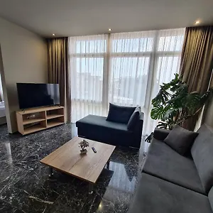 Ladadika 5th Floor Daire